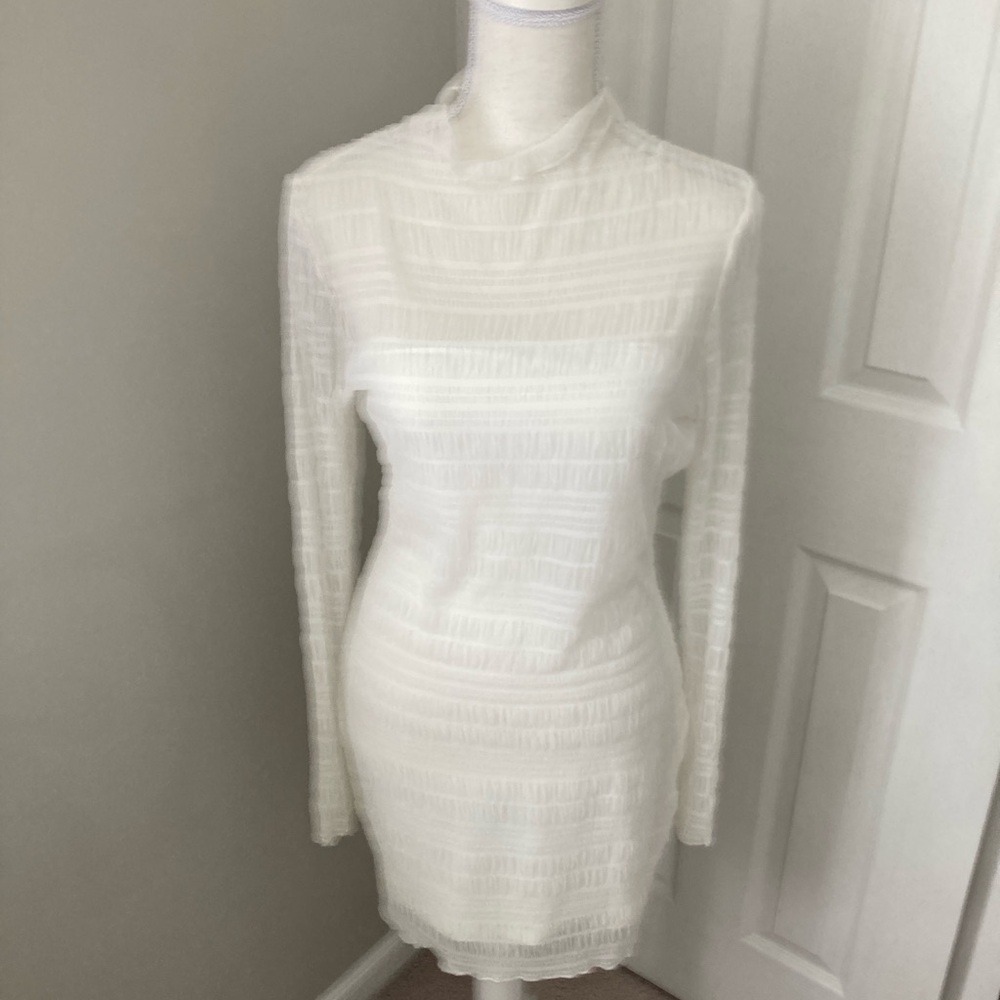Elegant White Long Sleeve Dress
